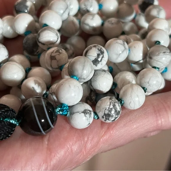 Vintage Y2K Boho Southwestern white howlite banded agate Long Mala Bead Necklace - Picture 15 of 16